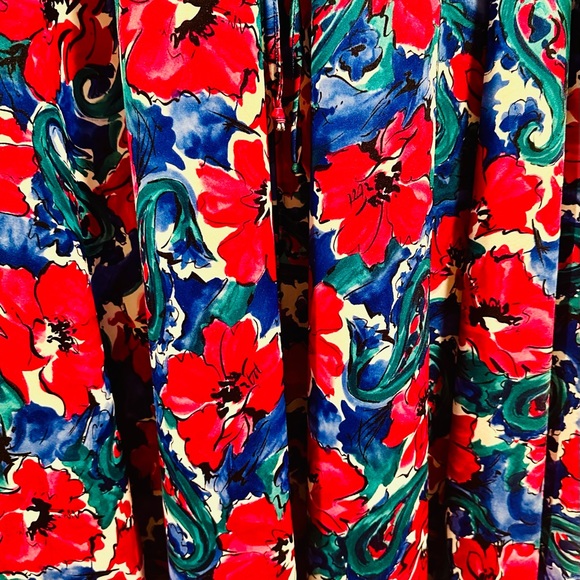 CLEARANCE! Vintage regal floral print lounging coat. A beautiful robe. - Picture 5 of 6